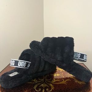 🌹Big Kids Size 6 UGG Fluff Slides!